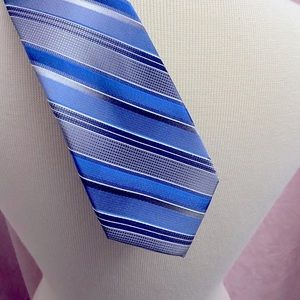 NWT Pronto Uomo Silk Tie Gray Blue Striped